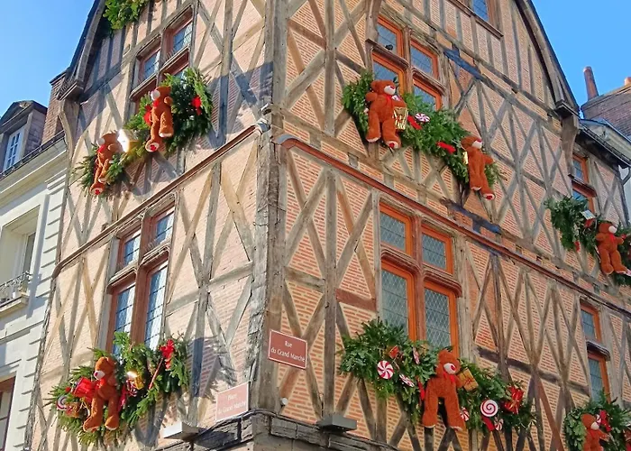 L'ame De La Renaissance Plumereau - Parking Prive * Тур